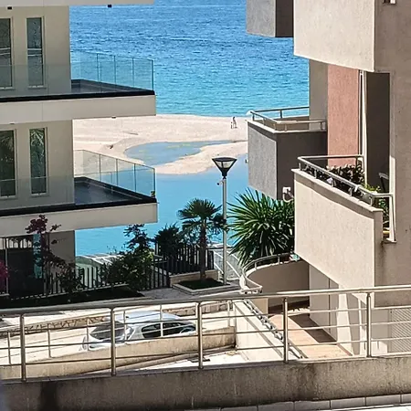 Xhulial 3 Saranda