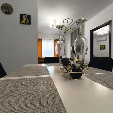 Appartement Xhulial 3 *