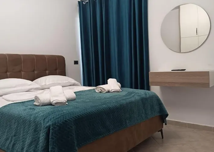 Xhulial 3 * Sarandë