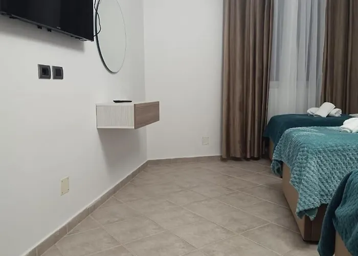 Xhulial 3 Apartment
