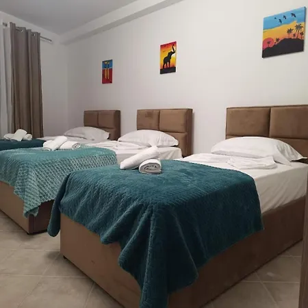 Apartment Xhulial 3 *