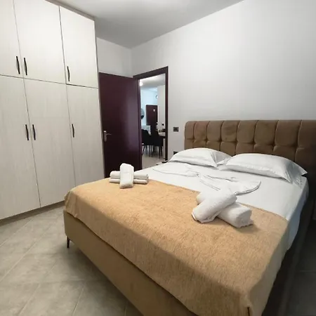 Xhulial 3 Apartment